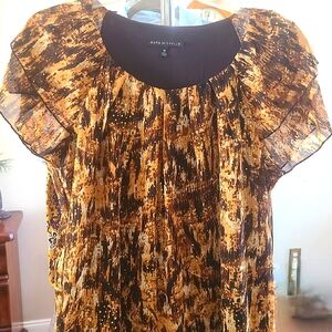Sara Michelle Gold and Black Flutter Sleeve Blouse